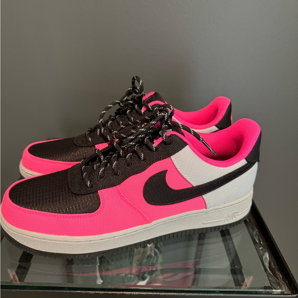 Never worn, custom Air Force 1’s.
